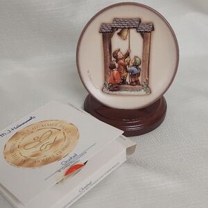 Goebel Hummel Plate Let's Tell the World